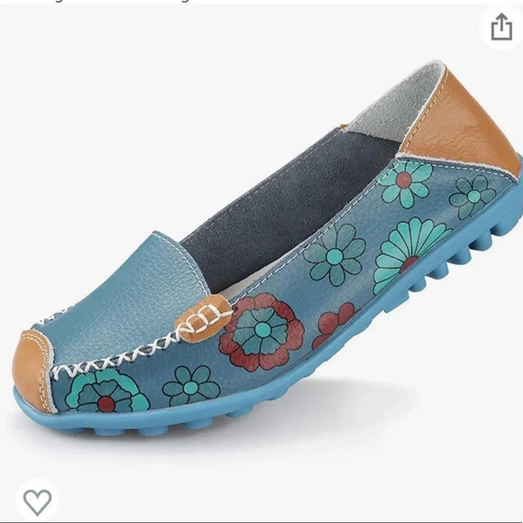Ablanczooms Shoes - New!! Women’s blue floral slip in moccasins size 5